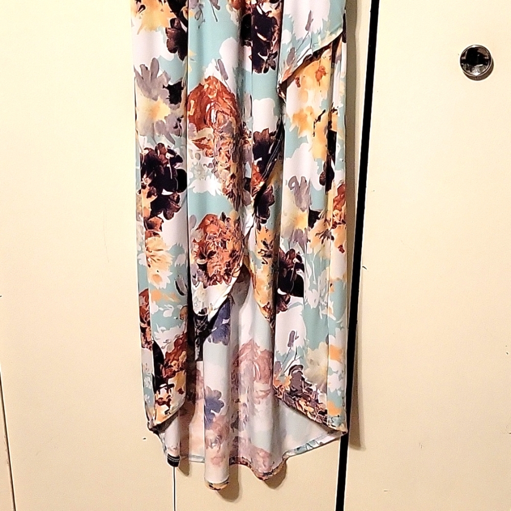 Coco and Main Floral High Low dress - Picture 7 of 8